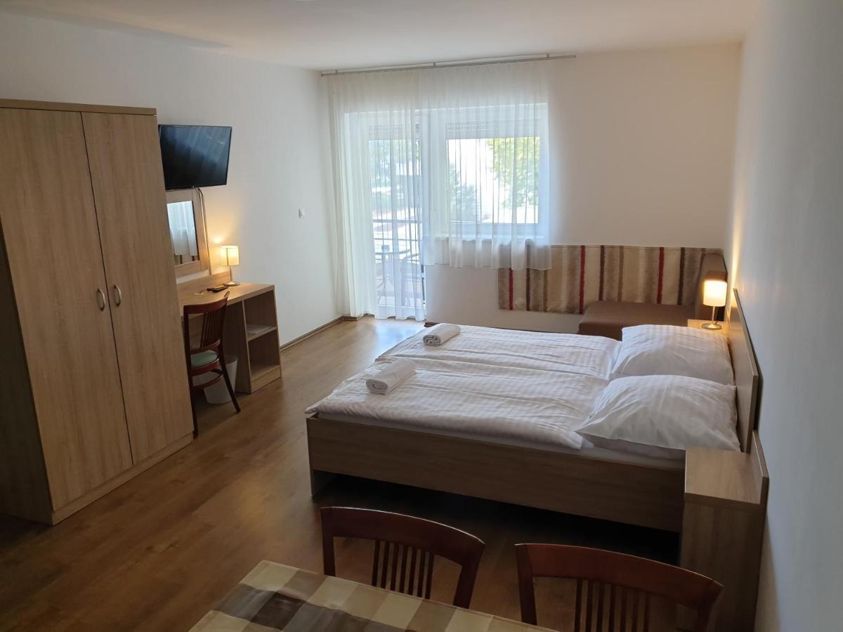 שיופוק Adam Apartmanhaz מראה חיצוני תמונה