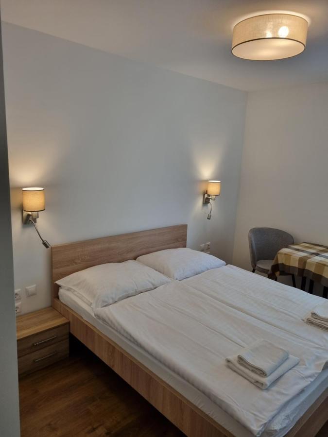 שיופוק Adam Apartmanhaz חדר תמונה