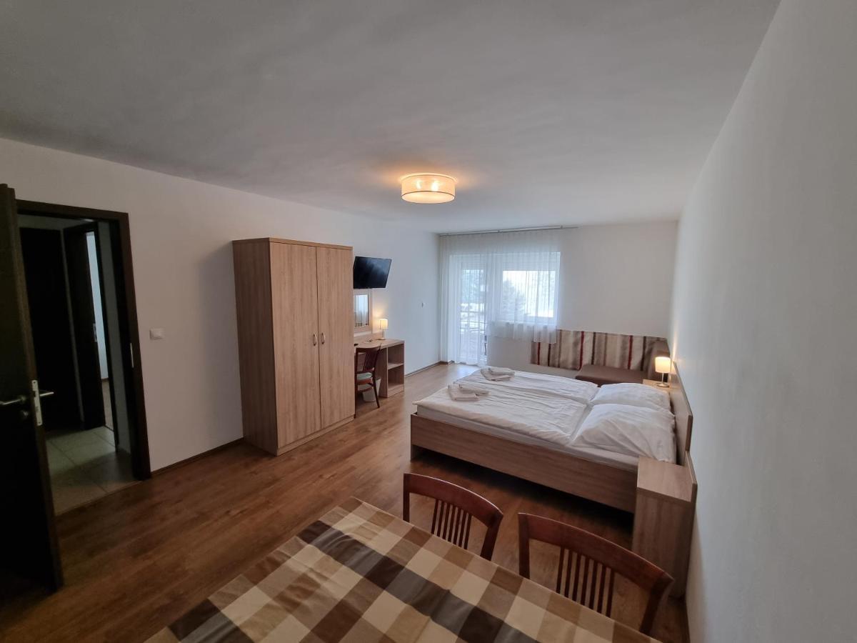 שיופוק Adam Apartmanhaz מראה חיצוני תמונה