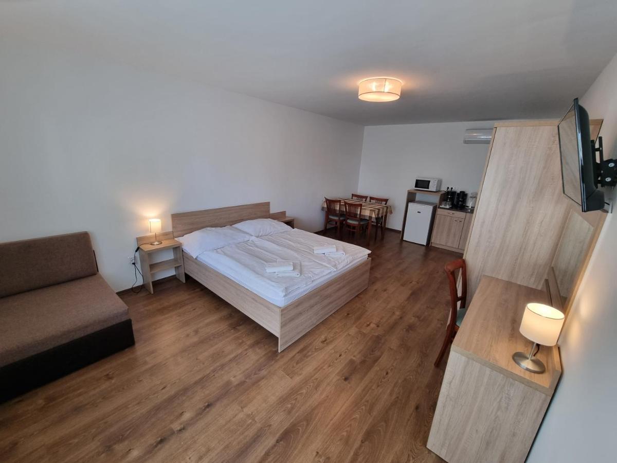שיופוק Adam Apartmanhaz מראה חיצוני תמונה