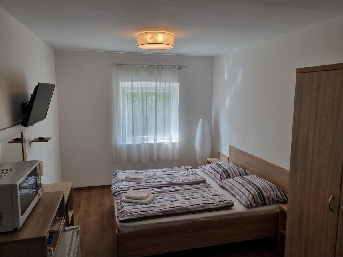 שיופוק Adam Apartmanhaz מראה חיצוני תמונה