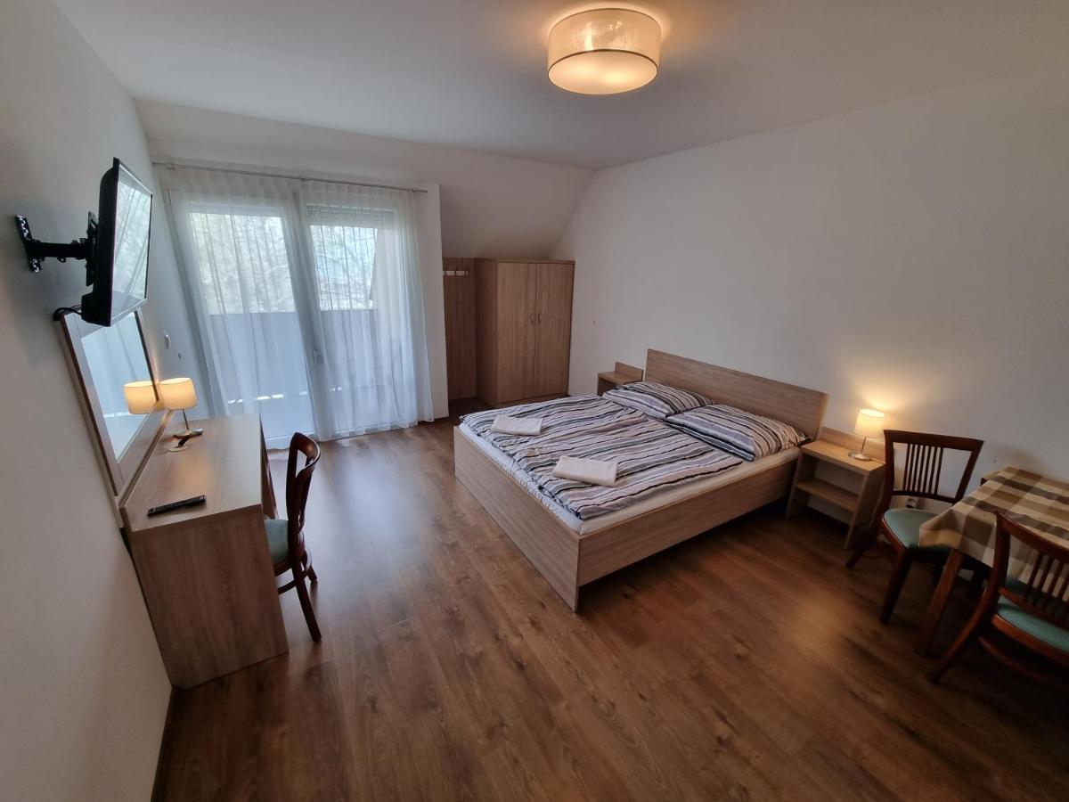 שיופוק Adam Apartmanhaz מראה חיצוני תמונה