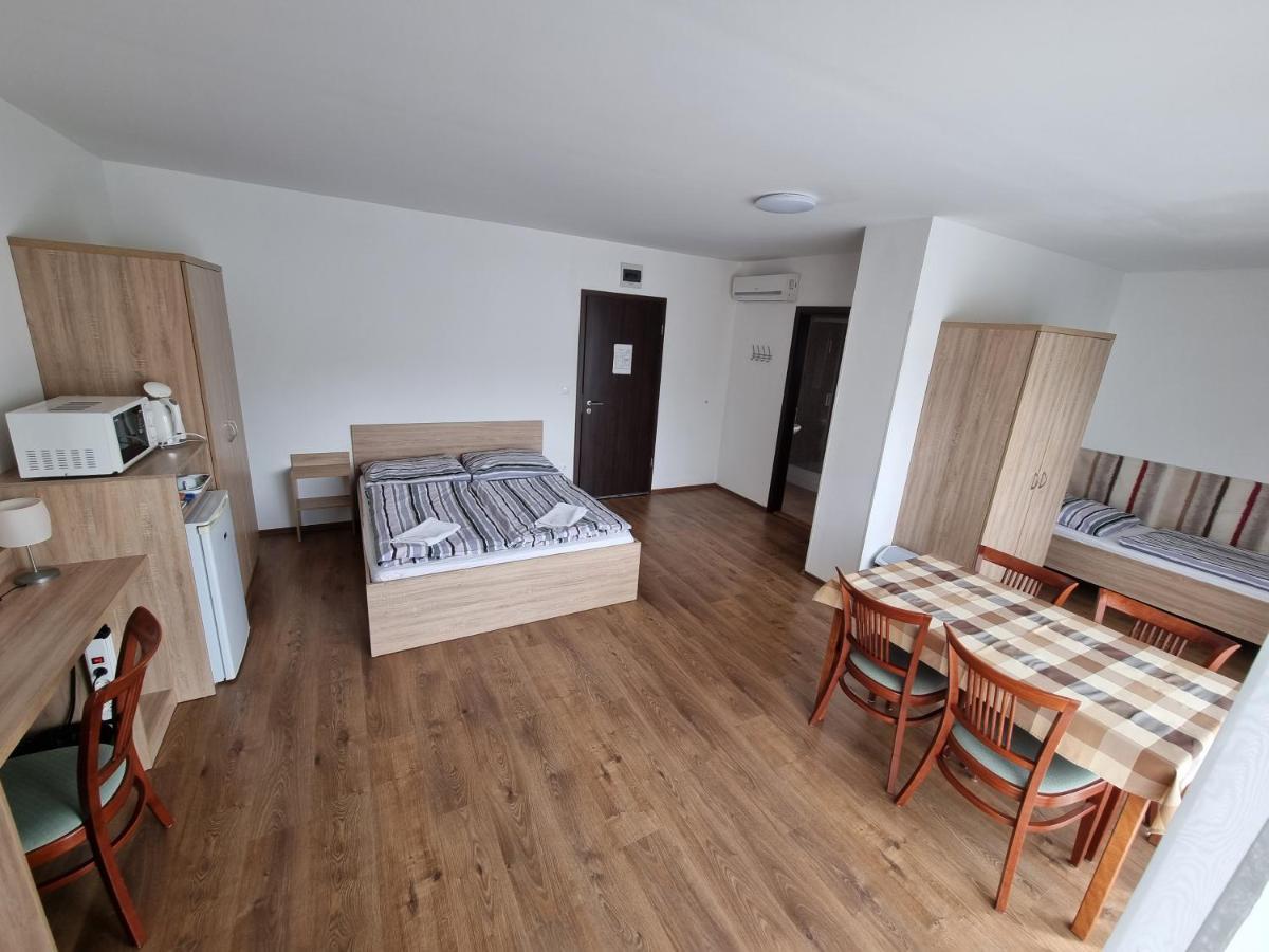 שיופוק Adam Apartmanhaz מראה חיצוני תמונה