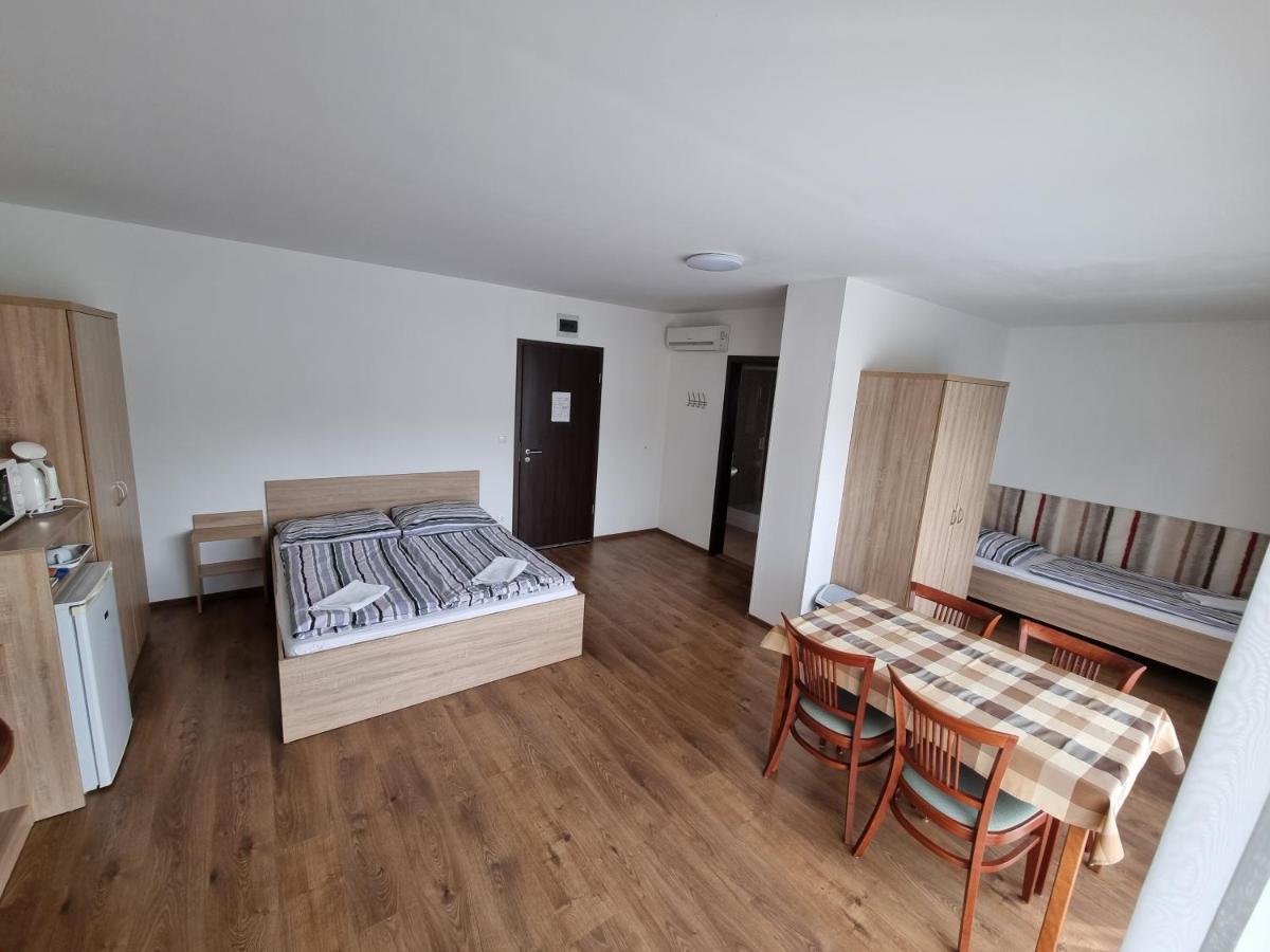 שיופוק Adam Apartmanhaz חדר תמונה