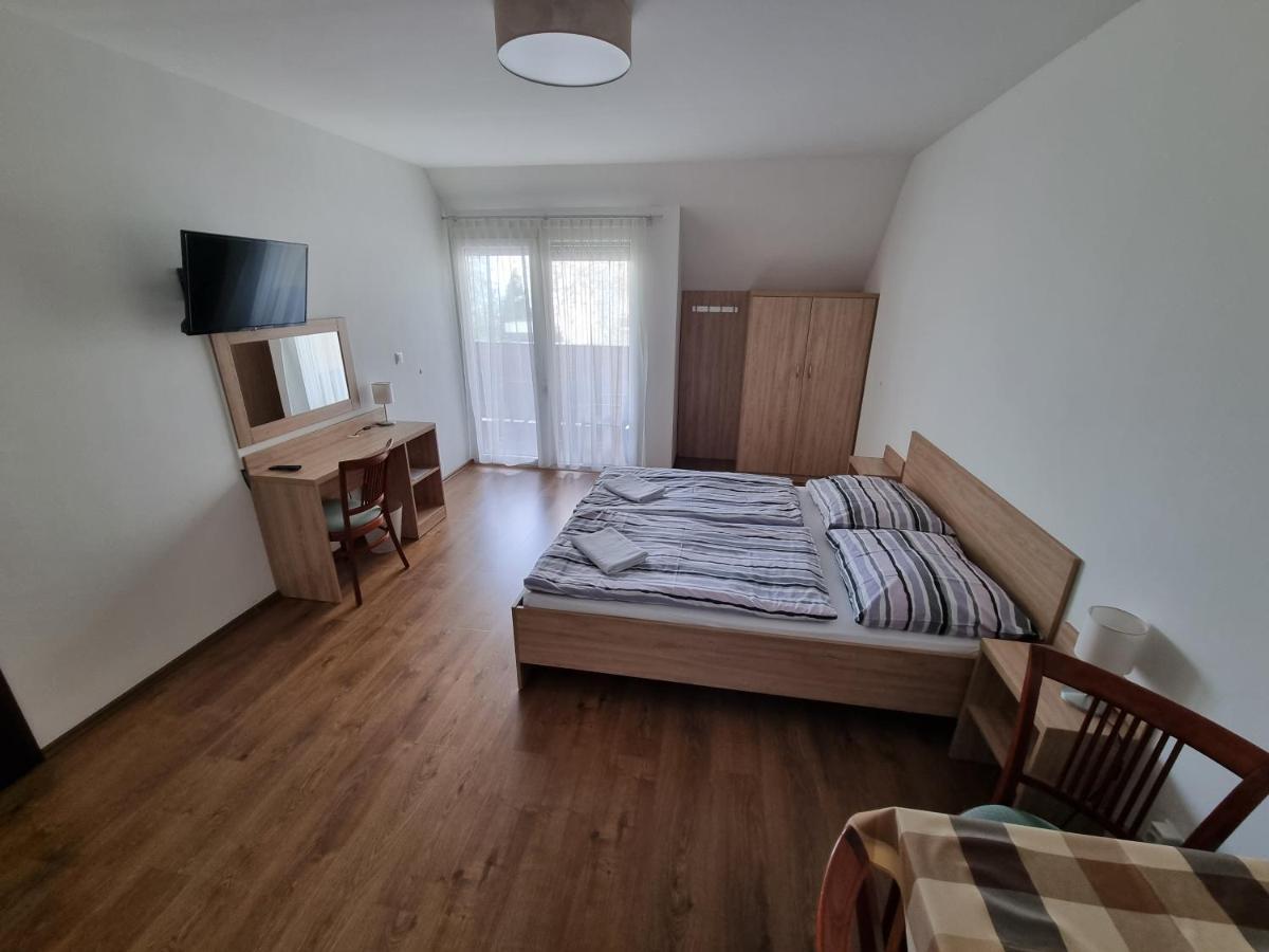 שיופוק Adam Apartmanhaz מראה חיצוני תמונה