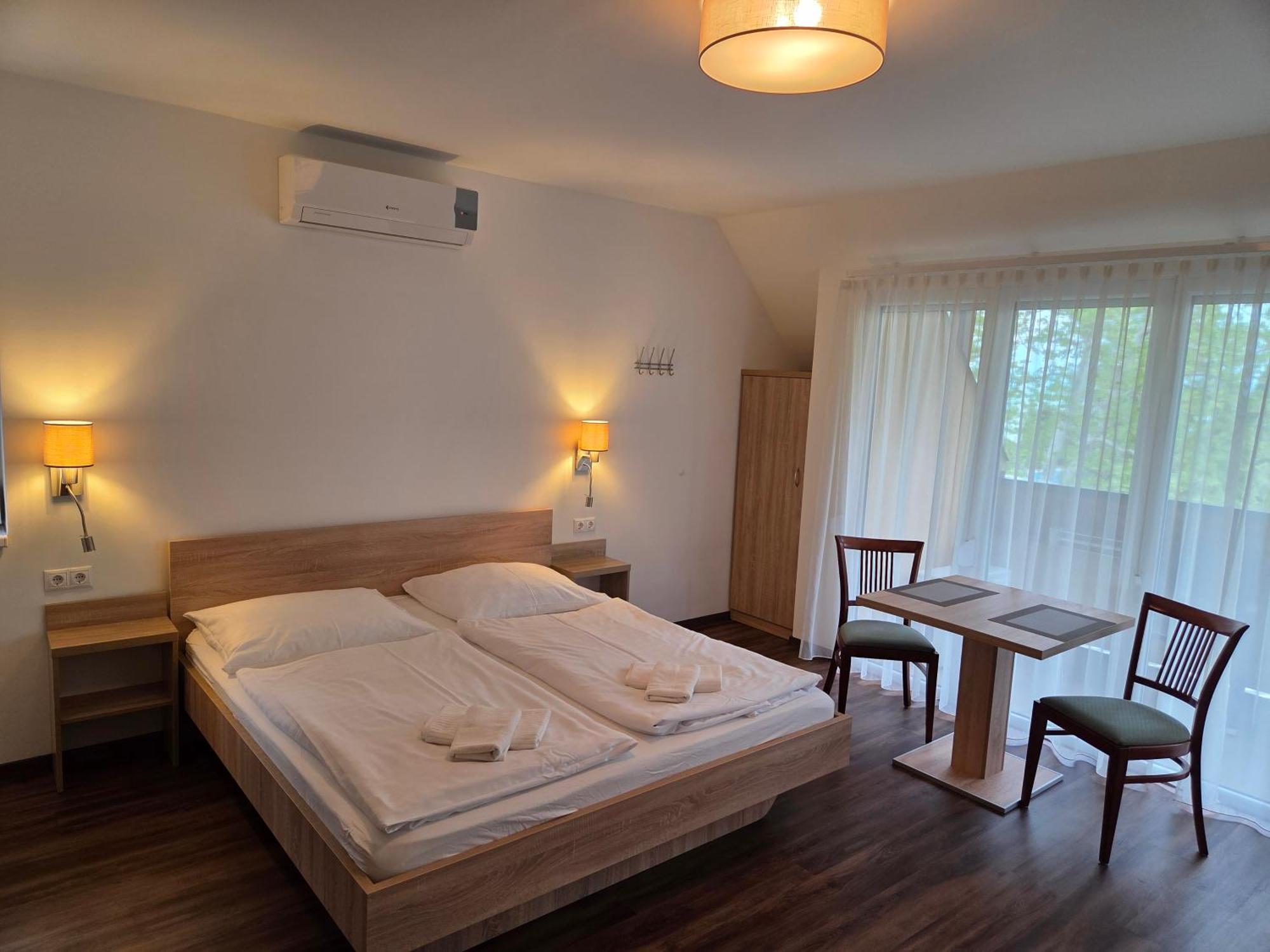 שיופוק Adam Apartmanhaz מראה חיצוני תמונה