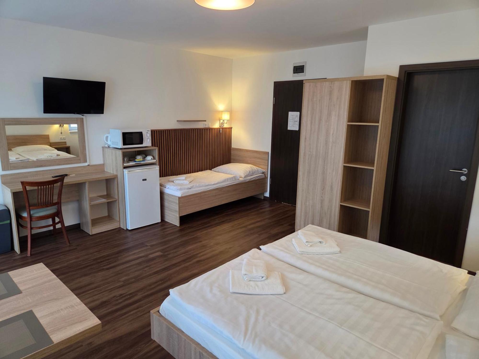 שיופוק Adam Apartmanhaz מראה חיצוני תמונה